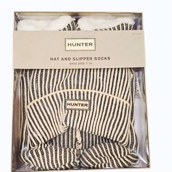 Hunter Hat & Slipper Socks Boxed Set - Picture 1 of 7